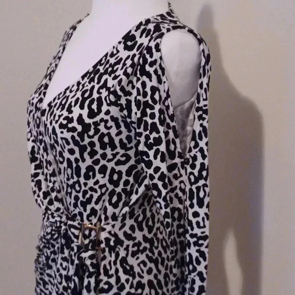 🌺Animal print cold sholder top - Picture 5 of 8